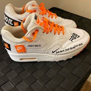 Women’s Nike Airmax